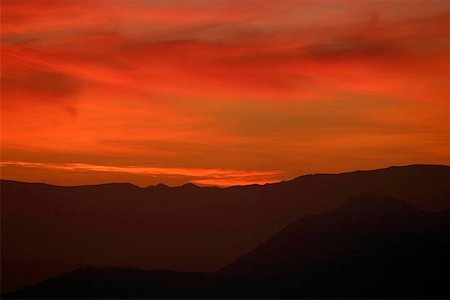 southern chile - Red Sunset from Santiago, Chile Stockbilder - Microstock & Abonnement, Bildnummer: 400-06128280