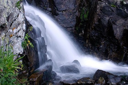 simsearch:400-04923181,k - Flowing stream in the Rocky Mountains, Colorado, U.S.A. Photographie de stock - Aubaine LD & Abonnement, Code: 400-06128466