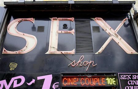 porão - Porno shop sign, paris, france Stock Photo - Budget Royalty-Free & Subscription, Code: 400-06129547