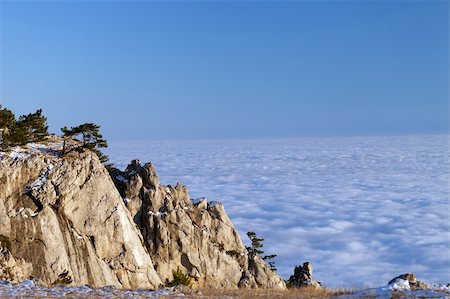 simsearch:400-05155630,k - Sunlit cliffs and sea in clouds. Crimean mountains. Foto de stock - Super Valor sin royalties y Suscripción, Código: 400-06135879