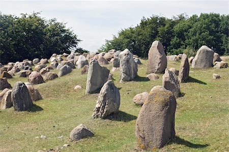 Ancient stone viking graves in Aalborg, Denmark Foto de stock - Super Valor sin royalties y Suscripción, Código: 400-06136825