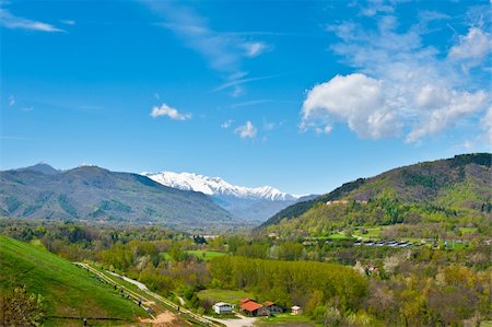 simsearch:400-06415579,k - Farmhouse in Piedmont on the Background of Snow-capped Alps Stock Photo - Budget Royalty-Free & Subscription, Code: 400-06136839