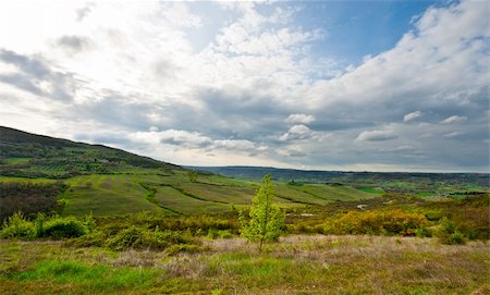 simsearch:400-06415579,k - Farmhouse on the Slopes of the Apennines, Italy Fotografie stock - Microstock e Abbonamento, Codice: 400-06137104