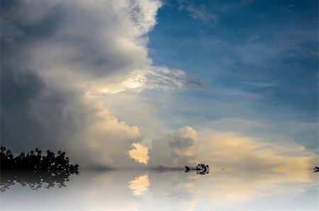 sky before storm white clouds and dark clouds Photographie de stock - Aubaine LD & Abonnement, Code: 400-06138499