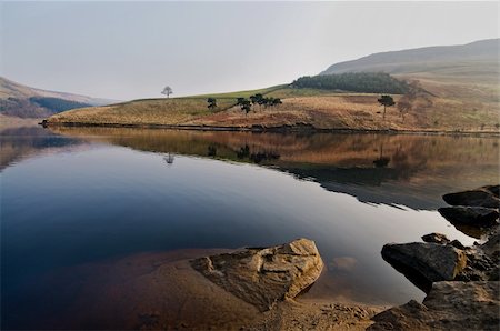 Landscape of Dovestone Reservoir in Peak District England taken on one winter morning. Foto de stock - Royalty-Free Super Valor e Assinatura, Número: 400-06138709