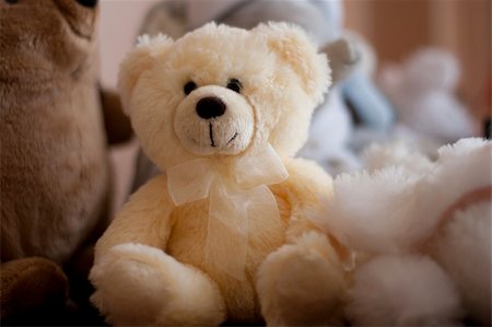 Small, soft and fluffy stuffed teddy bear toy. Photographie de stock - Aubaine LD & Abonnement, Code: 400-06139007