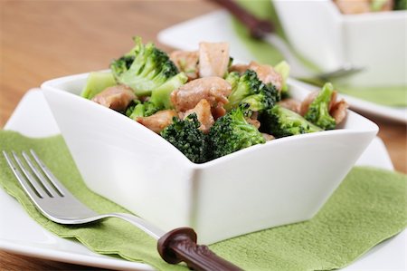 Chicken and broccoli stir fry. Shallow dof Stock Photo - Budget Royalty-Free & Subscription, Code: 400-06139357