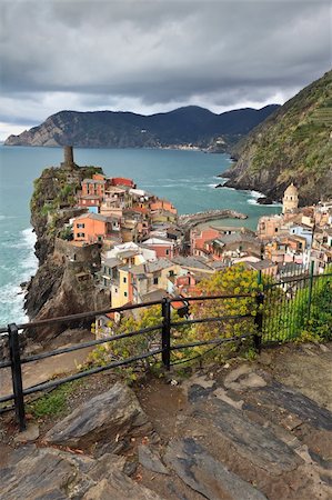 Vernazza fishermen village in Cinque Terre, unesco world heritage in Italy Photographie de stock - Aubaine LD & Abonnement, Code: 400-06139886