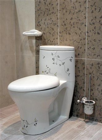 Beautiful floral toilet and matching accessories Stock Photo - Budget Royalty-Free & Subscription, Code: 400-06131027