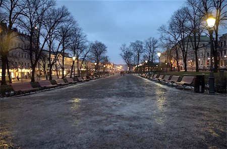 A view into the Esplanadi park in Helsinki Foto de stock - Super Valor sin royalties y Suscripción, Código: 400-06132425