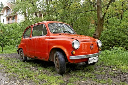 red car from former yugoslavia Foto de stock - Super Valor sin royalties y Suscripción, Código: 400-06132849