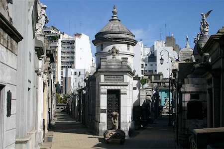 recoleta district - Recoleta´s cementery in Buenos Aires Foto de stock - Super Valor sin royalties y Suscripción, Código: 400-06132866