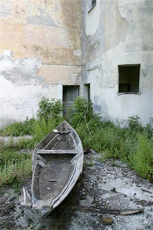 old abandoned fishing boat Stock Photo - Budget Royalty-Free & Subscription, Code: 400-06132913