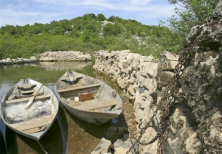 simsearch:400-04935476,k - traditional fishing boats in montenegro Fotografie stock - Microstock e Abbonamento, Codice: 400-06132923