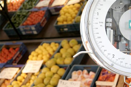 scales market fruits - Detail of scales at the market in Holland. Stock Photo - Budget Royalty-Free & Subscription, Code: 400-06133661