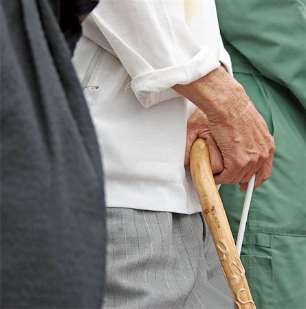 simsearch:400-04218004,k - Elderly gentleman holding onto his walking stick Foto de stock - Super Valor sin royalties y Suscripción, Código: 400-06144086
