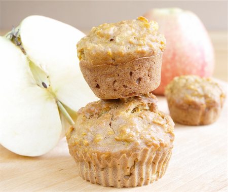 muffins with apple Stockbilder - Microstock & Abonnement, Bildnummer: 400-06140238