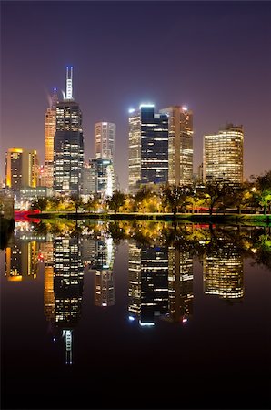 Melbourne City Skyline reflecting on the Yarra River Stock Photo - Budget Royalty-Free & Subscription, Code: 400-06141116