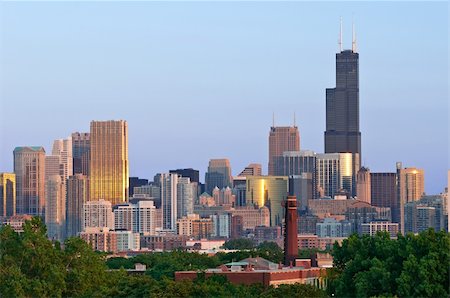 sears tower - Aerial view  of Chicago downtown at sunset from high above. Stockbilder - Microstock & Abonnement, Bildnummer: 400-06141829