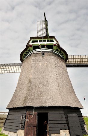 simsearch:400-06415068,k - Old Dutch Windmill Foto de stock - Super Valor sin royalties y Suscripción, Código: 400-06142104