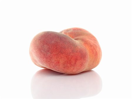 saturno (planeta) - Flat saturn or donut peach with reflection isolated on white background Foto de stock - Super Valor sin royalties y Suscripción, Código: 400-06143029