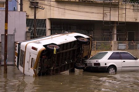 Flood - Car over other Stock Photo - Budget Royalty-Free & Subscription, Code: 400-06143784