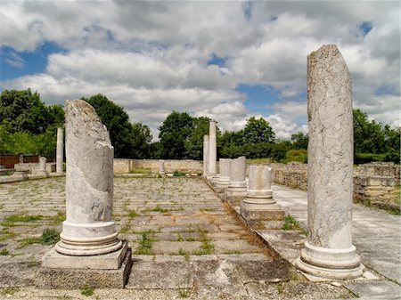 engineer (artist) - The city of Abritus, built at the end of the IV century AD Photographie de stock - Aubaine LD & Abonnement, Code: 400-06174907