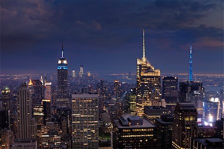 rooftop cityscape night - Manhattan at dusk. New York City, USA. Foto de stock - Super Valor sin royalties y Suscripción, Código: 400-06175059
