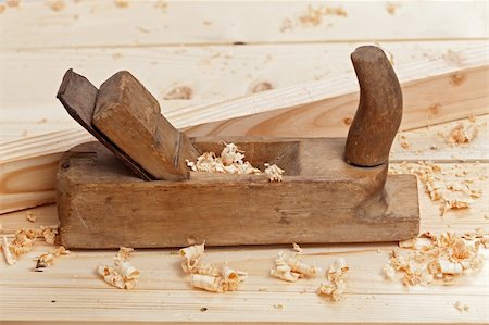 simsearch:400-05890753,k - Wooden workbench, old manual plane and shavings Photographie de stock - Aubaine LD & Abonnement, Code: 400-06175365