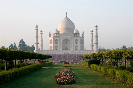 Taj Mahal mausoleum, Agra, Uttar Pradesh,  India Photographie de stock - Aubaine LD & Abonnement, Code: 400-06177253