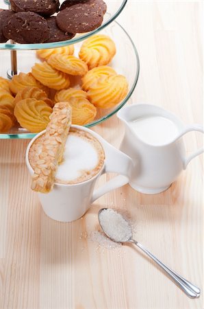 simsearch:400-07477800,k - breakfast with coffee and fresh baked  pastry over a natural pine wood table Fotografie stock - Microstock e Abbonamento, Codice: 400-06177743