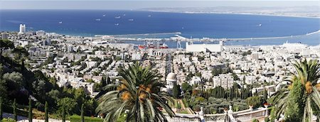 View of Haifa from the beautiful Baha’i Gardens, Israel. Photographie de stock - Aubaine LD & Abonnement, Code: 400-06179460
