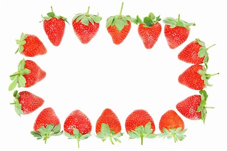 sergioua (artist) - Frame of fresh red strawberries. On a white background. Photographie de stock - Aubaine LD & Abonnement, Code: 400-06172704