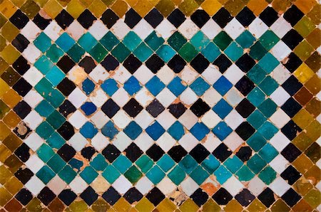 simsearch:841-02944262,k - Ceramic pattern on the walls of Alhambra Palace at Granada Spain Fotografie stock - Microstock e Abbonamento, Codice: 400-06172873