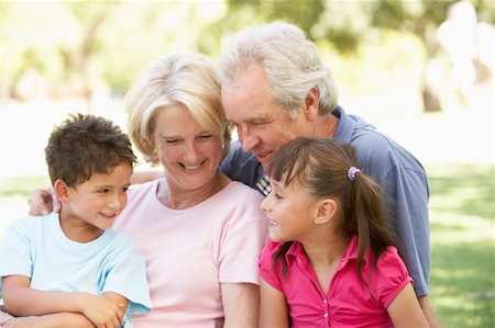 simsearch:400-06205100,k - Grandparents And Grandchildren Enjoying Day In Park Stock Photo - Budget Royalty-Free & Subscription, Code: 400-06204212