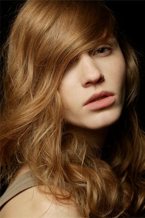 simsearch:400-06790945,k - Natural hairstyle. Healthy Hair. A Beautiful Girl portrait Photographie de stock - Aubaine LD & Abonnement, Code: 400-06202706