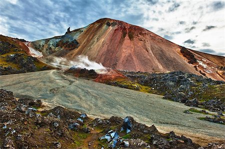 Brennisteinsalda mountain is one of the most beautiful and multicolored volcanos in the area of Landmannalaugar, Foto de stock - Super Valor sin royalties y Suscripción, Código: 400-06328660