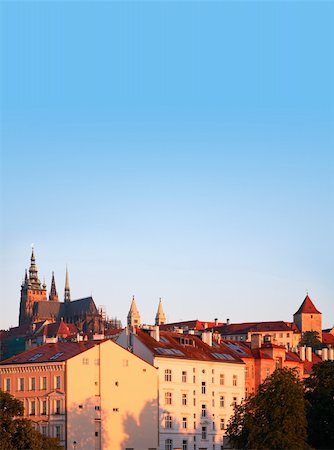 simsearch:400-06393299,k - View of Prague city at dawn under blue sky with St. Vitus Cathedral in left side. Europe, Czech Republic Photographie de stock - Aubaine LD & Abonnement, Code: 400-06330006