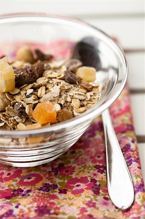 simsearch:400-05735704,k - Close-up of healthy muesli with dried fruit for breakfast Photographie de stock - Aubaine LD & Abonnement, Code: 400-06330994