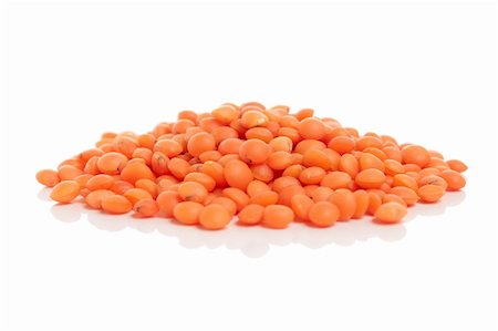 simsearch:400-08432465,k - Red lentils with reflection isolated on white background Foto de stock - Super Valor sin royalties y Suscripción, Código: 400-06331228