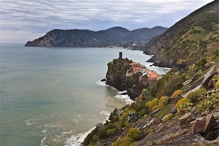 simsearch:400-07040947,k - Vernazza fishermen village in Cinque Terre, unesco world heritage in Italy Photographie de stock - Aubaine LD & Abonnement, Code: 400-06333229