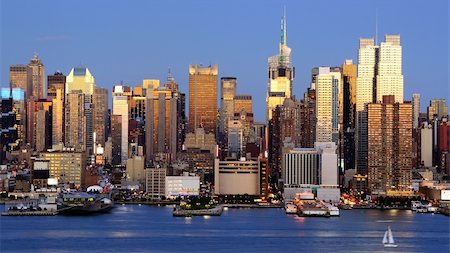 simsearch:400-06866506,k - Skyline and modern office buildings of Midtown Manhattan viewed from across the Hudson River. Stock Photo - Budget Royalty-Free & Subscription, Code: 400-06333265