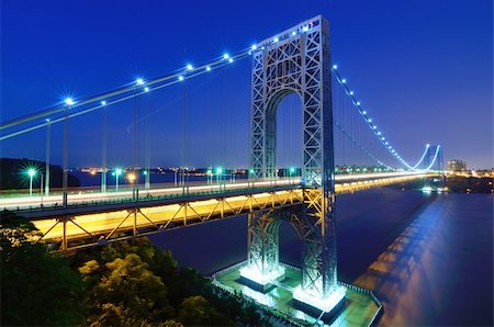 pont george washington - The George Washington Bridge spans the Hudson River from Fort Lee, New Jersey to the Washington Heights neighborhood in the borough of Manhattan in the city of New York, New York. Photographie de stock - Aubaine LD & Abonnement, Code: 400-06333267