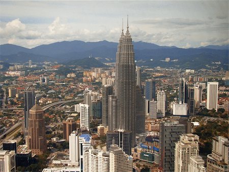 This photo shows the KL landscape including Petronas Tower taken from KL Tower Foto de stock - Royalty-Free Super Valor e Assinatura, Número: 400-06358487