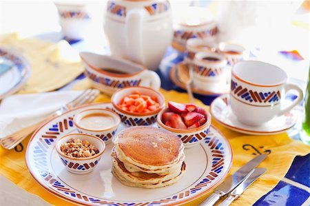 resort service - delicious pancakes with fruits served for a breakfast Stock Photo - Budget Royalty-Free & Subscription, Code: 400-06364650