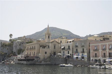 stromboli island - aeolian islands.Lipari. The harbour and view of the city Photographie de stock - Aubaine LD & Abonnement, Code: 400-06363152