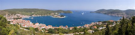 Panoramic view of Croatian Town Vis Stock Photo - Budget Royalty-Free & Subscription, Code: 400-06388034