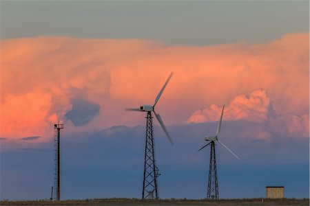 fogen (artist) - Die Nutzung alternativer Energiequellen in Gebieten weitab von Zivilisation Stockbilder - Microstock & Abonnement, Bildnummer: 400-06388571