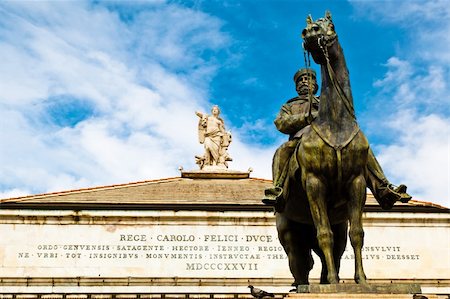 parc provincial garibaldi - Statue de Giuseppe Garibaldi et Muse avec harpe sur le dessus de théâtre de l'opéra à Gênes, Italie Photographie de stock - Aubaine LD & Abonnement, Code: 400-06389283