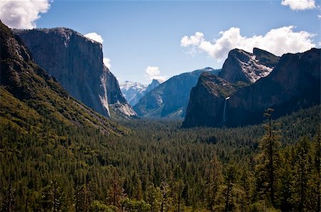 Vue de tunnel dans le Parc National de Yosemite Photographie de stock - Aubaine LD & Abonnement, Code: 400-06389681